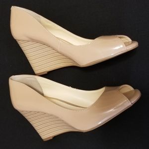Jessica Simpson Nude Wedge